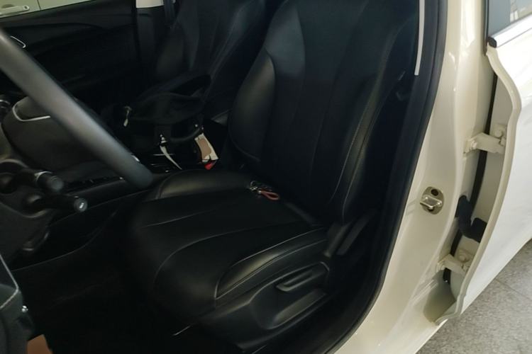 Used Roewe i5 2020 1.5L Automatic 4G Connect Luxury Flagship Edition Left Front Seat