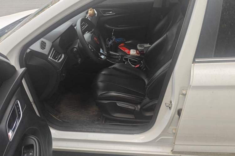 Used Roewe i5 2020 1.5L Automatic 4G Connect Luxury Flagship Edition Left Front Seat