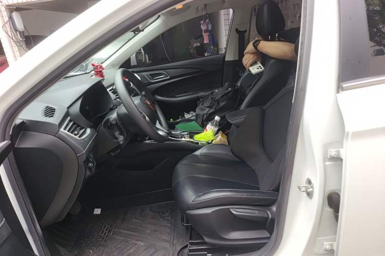 Used Roewe i5 2020 1.5L Automatic 4G Connect Luxury Flagship Edition Left Front Seat