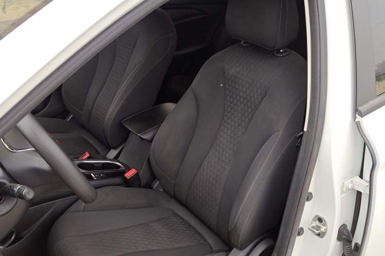 Used Roewe i5 2020 1.5L Automatic 4G Connected Linghao Edition Left Front Seat