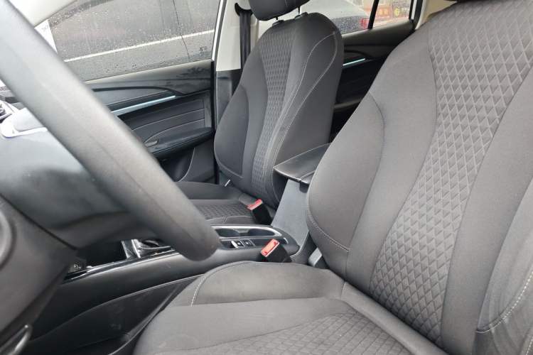 Used Roewe i5 2020 1.5L Automatic 4G Connected Linghao Edition Left Front Seat