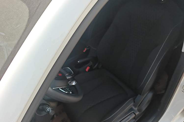 Used Roewe i5 2020 1.5L Manual 4G Connect Luxury Edition Left Front Seat