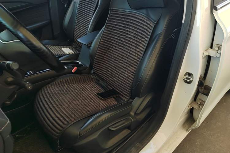 Used Roewe i5 2020 1.5L Automatic 4G Connect Luxury Flagship Edition Left Front Seat