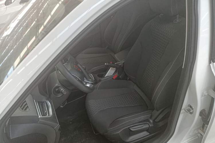 Used Roewe i5 2020 1.5L Manual 4G Connect Luxury Edition Left Front Seat