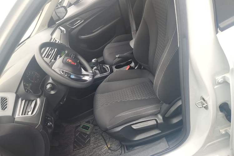 Used Roewe i5 2020 1.5L Manual 4G Connect Luxury Edition Left Front Seat