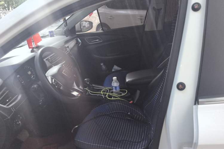 Used Roewe i5 2020 1.5L Automatic 4G Connect Luxury Flagship Edition Left Front Seat