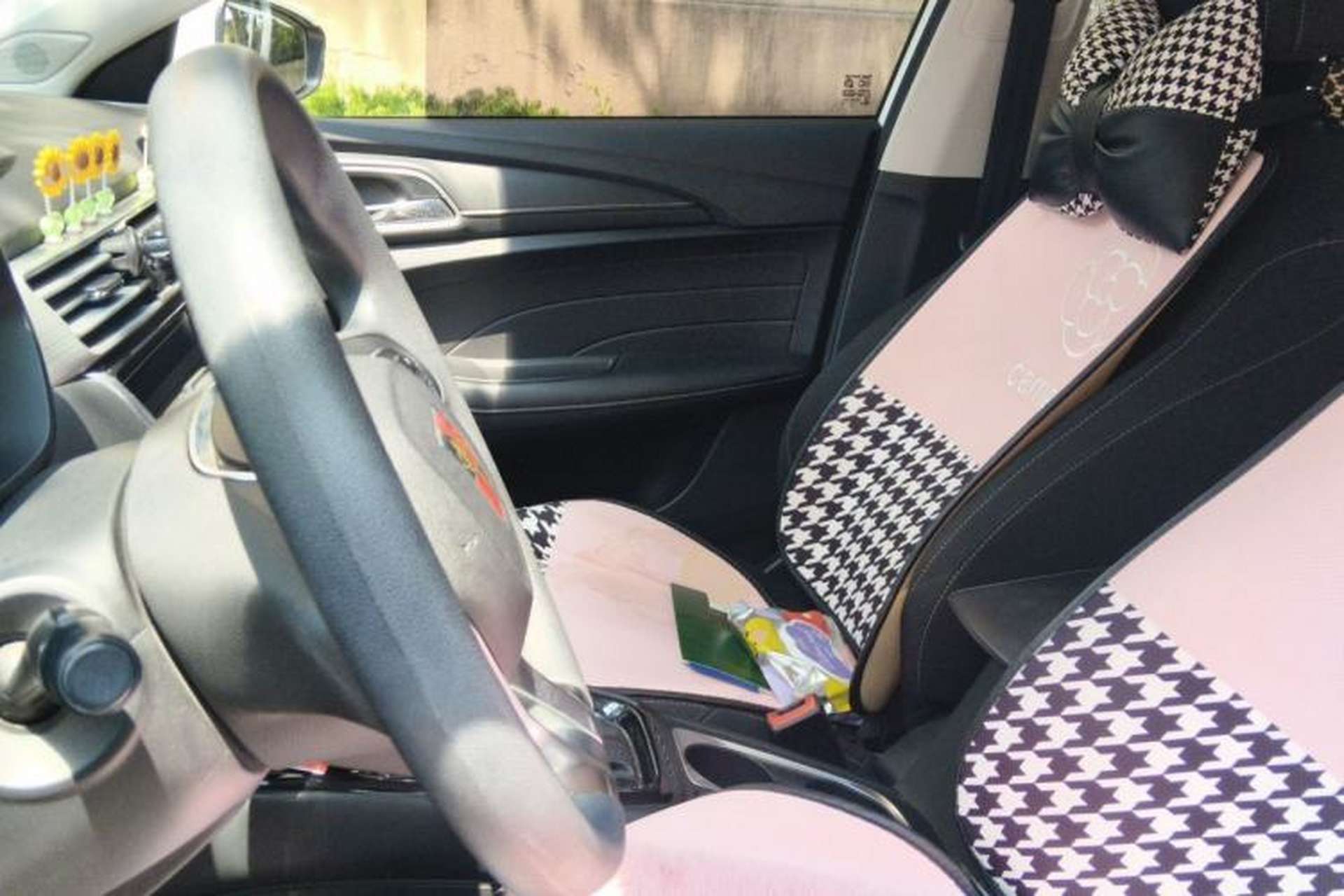 Used Roewe i5 2020 1.5L Automatic 4G Connected Linghao Edition Left Front Seat