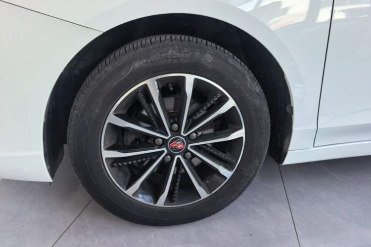 Used Roewe i5 2020 1.5L Manual 4G Connect Leehao Flagship Edition Left Front Wheel Hub
