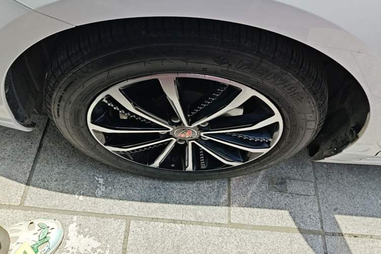 Used Roewe i5 2020 1.5L Automatic 4G Connect Luxury Flagship Edition Left Front Wheel Hub