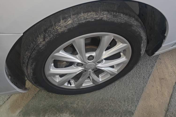 Used Roewe i5 2020 1.5L Manual 4G Connect Luxury Edition Left Front Wheel Hub