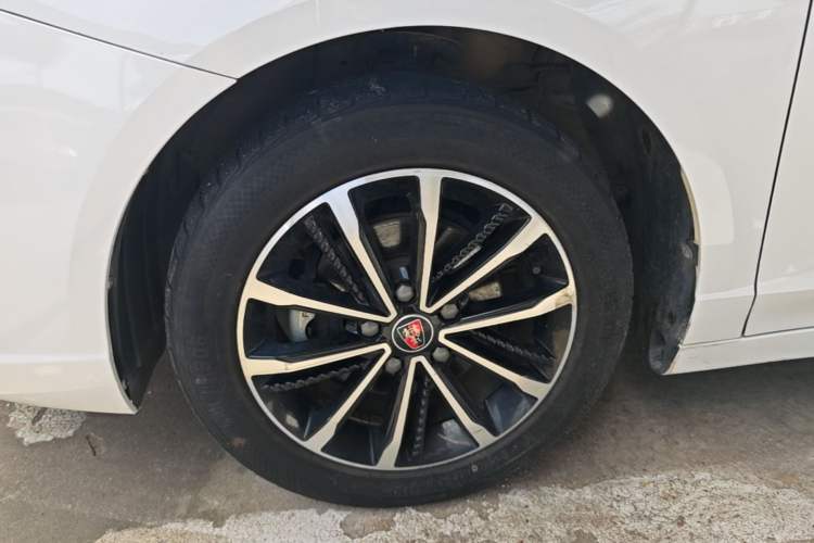 Used Roewe i5 2020 1.5L Automatic 4G Connect Luxury Flagship Edition Left Front Wheel Hub