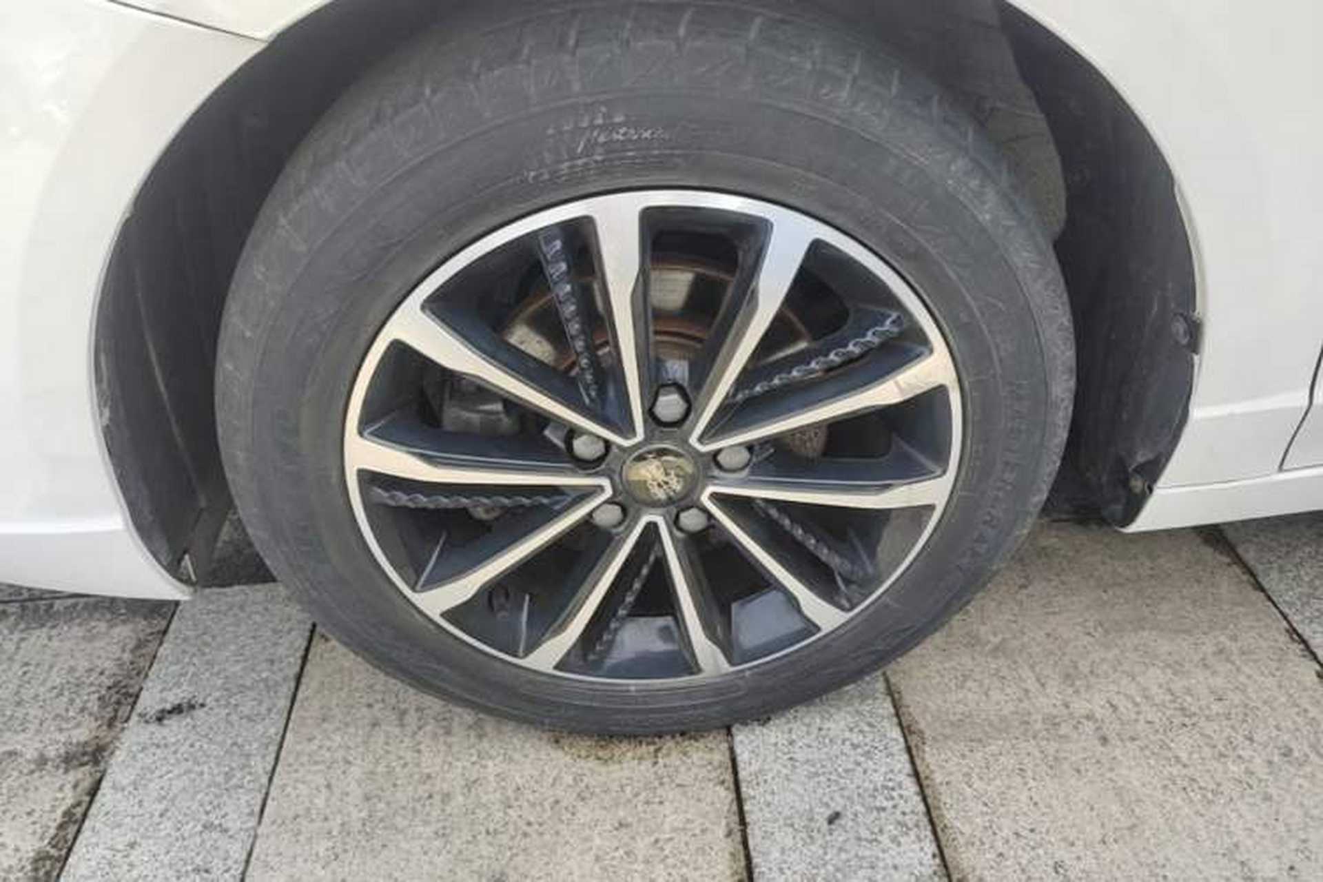 Used Roewe i5 2020 1.5L Manual 4G Connect Leehao Flagship Edition Left Front Wheel Hub