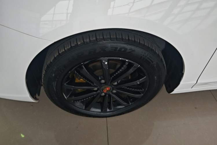 Used Roewe i5 2020 1.5L Automatic 4G Connect Luxury Flagship Edition Left Front Wheel Hub