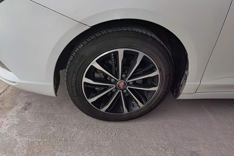Used Roewe i5 2020 1.5L Automatic 4G Connect Luxury Flagship Edition Left Front Wheel Hub