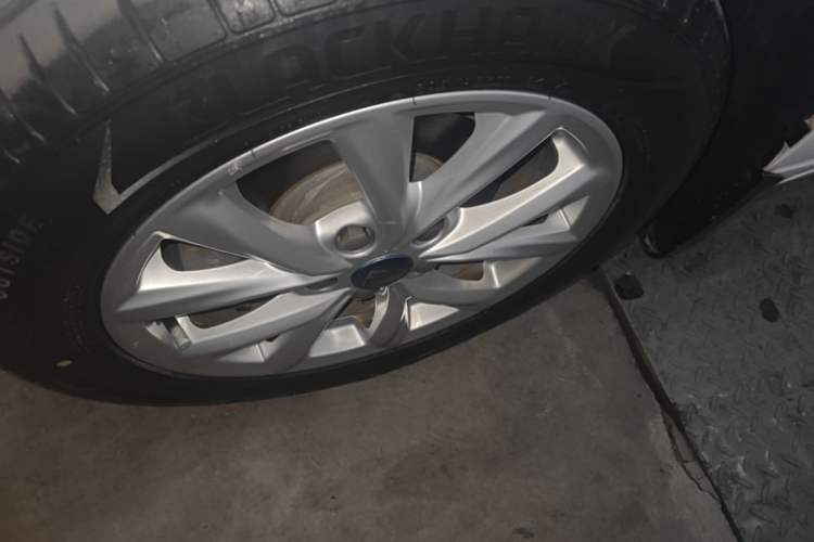 Used Roewe i5 2020 1.5L Automatic 4G Connected Linghao Edition Left Front Wheel Hub