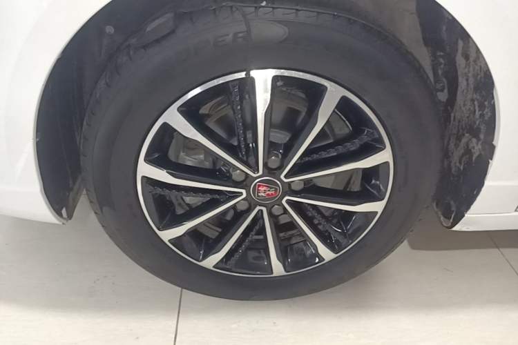 Used Roewe i5 2020 1.5L Automatic 4G Connect Luxury Flagship Edition Left Front Wheel Hub