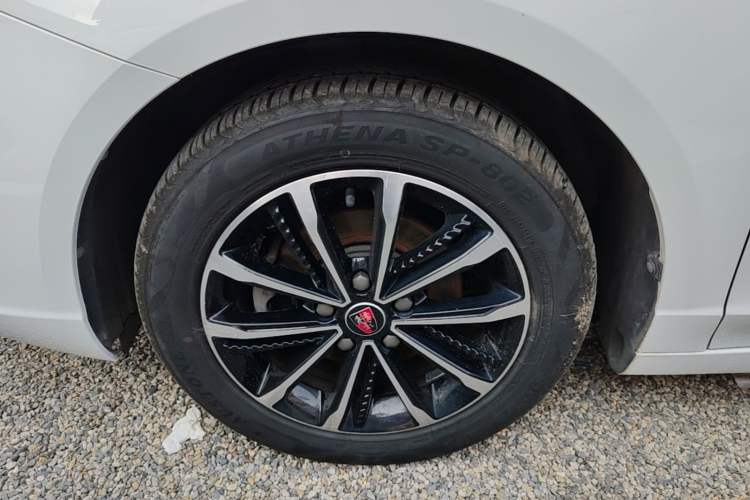 Used Roewe i5 2020 1.5L Automatic 4G Connect Luxury Flagship Edition Left Front Wheel Hub