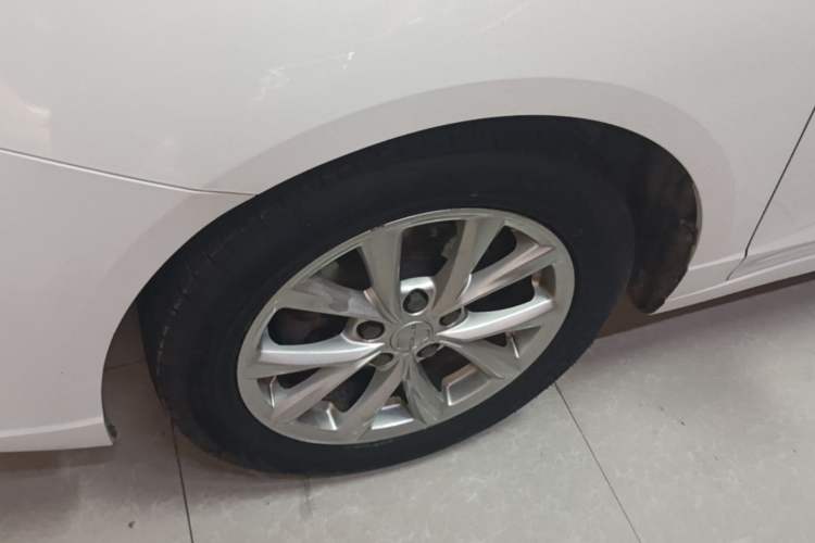Used Roewe i5 2020 1.5L Manual 4G Connect Luxury Edition Left Front Wheel Hub