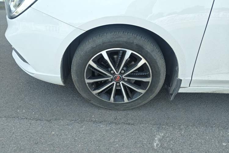 Used Roewe i5 2020 1.5L Manual 4G Connect Leehao Flagship Edition Left Front Wheel Hub