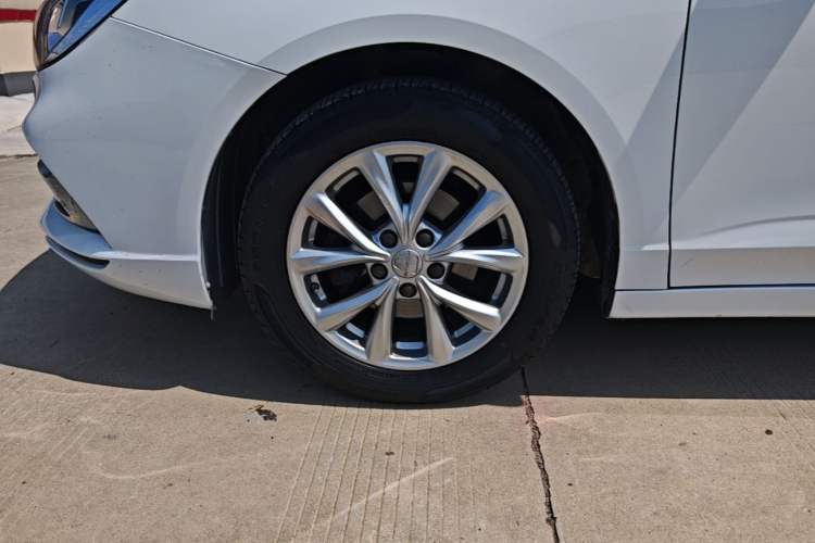 Used Roewe i5 2020 1.5L Manual 4G Connect Luxury Edition Left Front Wheel Hub