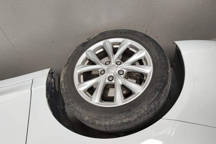 Used Roewe i5 2020 1.5L Manual 4G Connect Luxury Edition Left Front Wheel Hub
