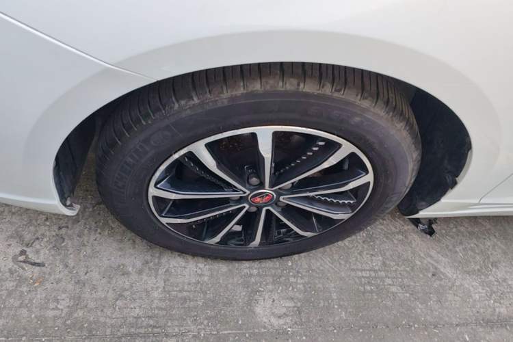 Used Roewe i5 2020 1.5L Manual 4G Connect Leehao Flagship Edition Left Front Wheel Hub