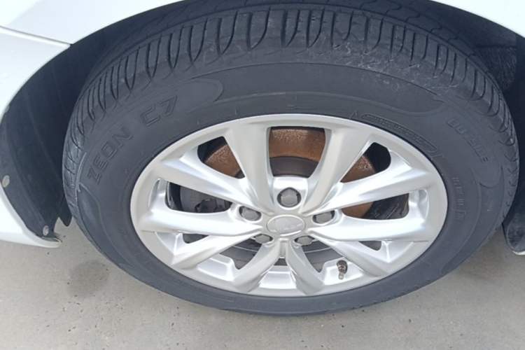 Used Roewe i5 2020 1.5L Manual 4G Connect Luxury Edition Left Front Wheel Hub