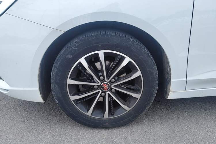 Used Roewe i5 2020 1.5L Manual 4G Connect Leehao Flagship Edition Left Front Wheel Hub