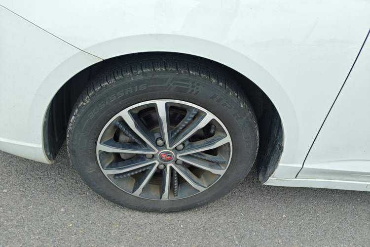 Used Roewe i5 2020 1.5L Automatic 4G Connect Luxury Flagship Edition Left Front Wheel Hub
