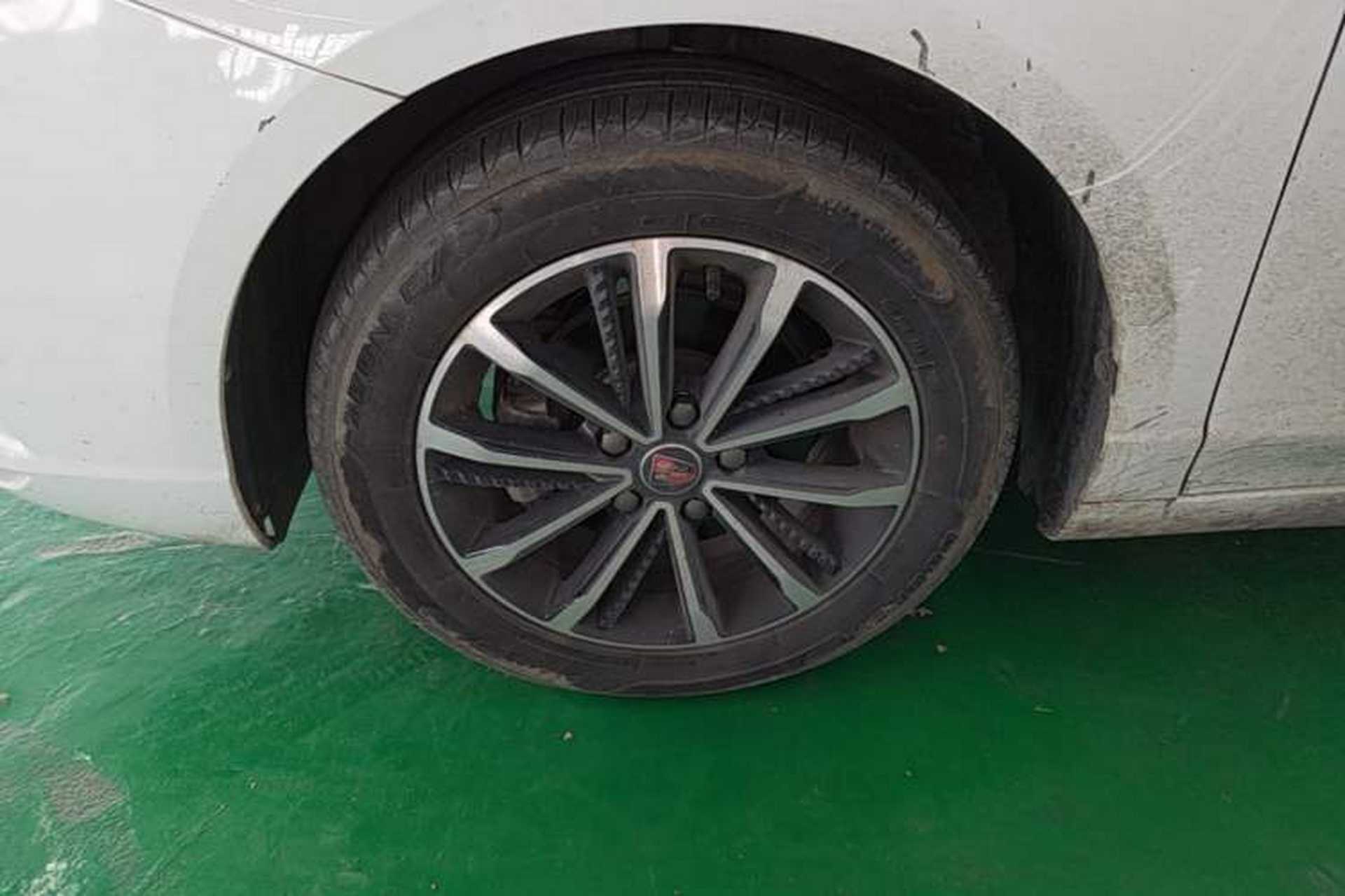 Used Roewe i5 2020 1.5L Automatic 4G Connect Luxury Flagship Edition Left Front Wheel Hub