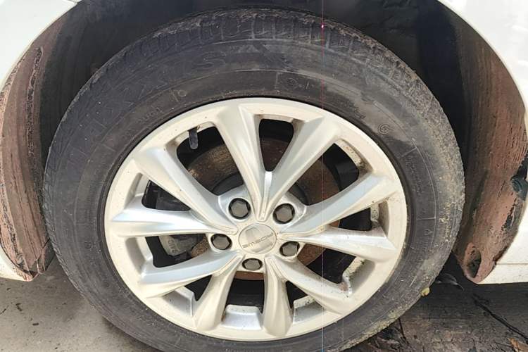 Used Roewe i5 2020 1.5L Manual 4G Connect Luxury Edition Left Front Wheel Hub