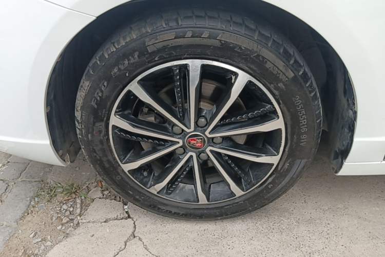 Used Roewe i5 2020 1.5L Automatic 4G Connect Luxury Flagship Edition Left Front Wheel Hub