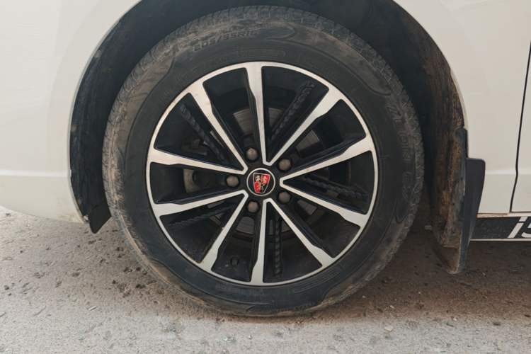 Used Roewe i5 2020 1.5L Automatic 4G Connect Luxury Flagship Edition Left Front Wheel Hub