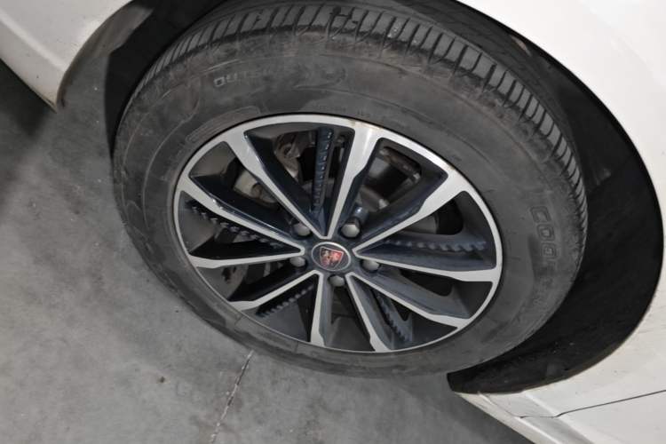 Used Roewe i5 2020 1.5L Automatic 4G Connect Luxury Flagship Edition Left Front Wheel Hub
