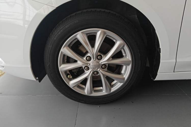 Used Roewe i5 2020 1.5L Manual 4G Connect Luxury Edition Left Front Wheel Hub