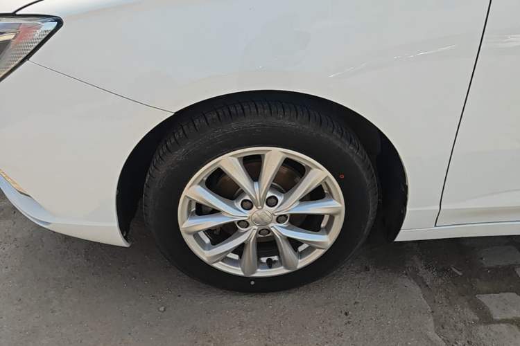 Used Roewe i5 2020 1.5L Manual 4G Connect Luxury Edition Left Front Wheel Hub