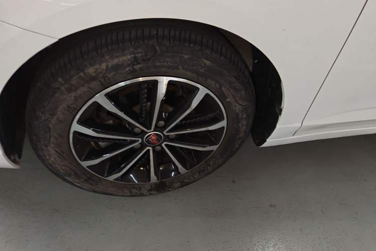 Used Roewe i5 2020 1.5L Automatic 4G Connect Luxury Flagship Edition Left Front Wheel Hub