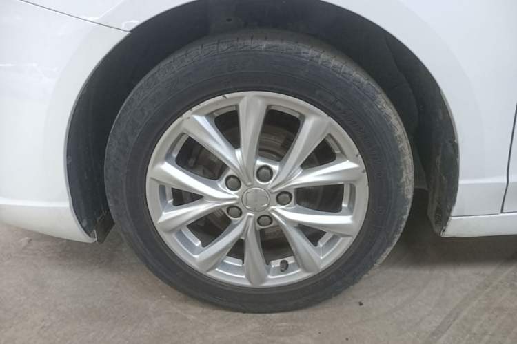 Used Roewe i5 2020 1.5L Manual 4G Connect Luxury Edition Left Front Wheel Hub