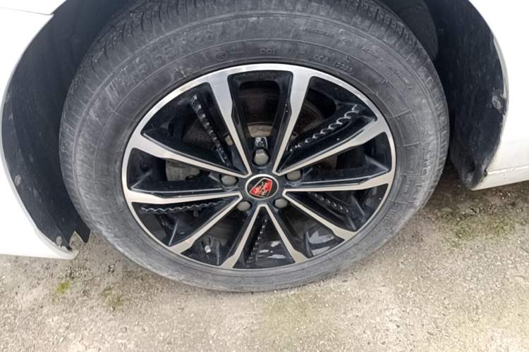 Used Roewe i5 2020 1.5L Automatic 4G Connect Luxury Flagship Edition Left Front Wheel Hub