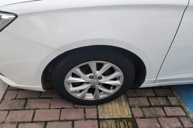 Used Roewe i5 2020 1.5L Manual 4G Connect Luxury Edition Left Front Wheel Hub