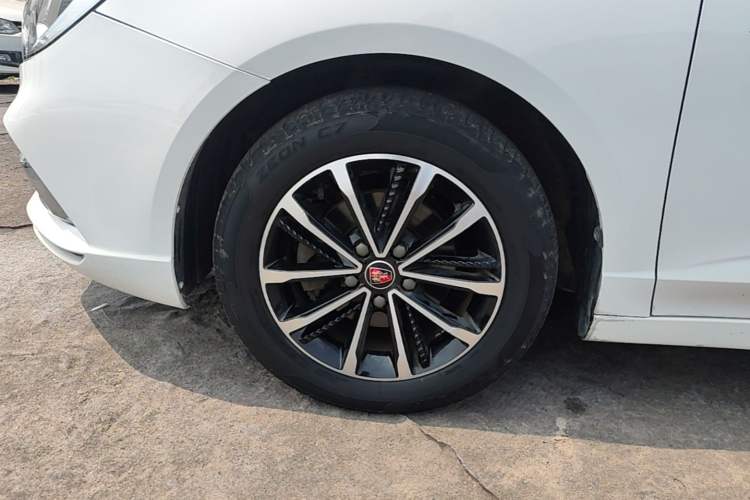 Used Roewe i5 2020 1.5L Automatic 4G Connect Luxury Flagship Edition Left Front Wheel Hub