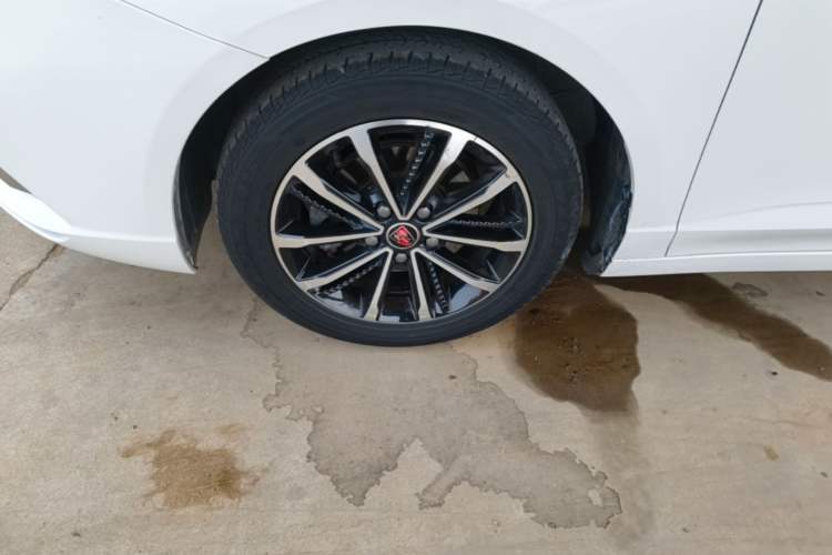 Used Roewe i5 2020 1.5L Manual 4G Connect Leehao Flagship Edition Left Front Wheel Hub