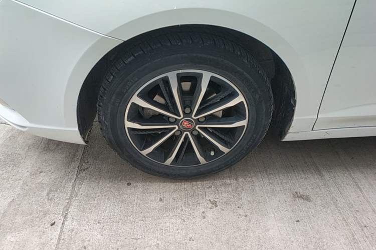 Used Roewe i5 2020 1.5L Automatic 4G Connect Luxury Flagship Edition Left Front Wheel Hub