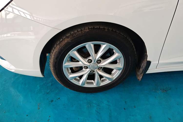 Used Roewe i5 2020 1.5L Manual 4G Connect Luxury Edition Left Front Wheel Hub