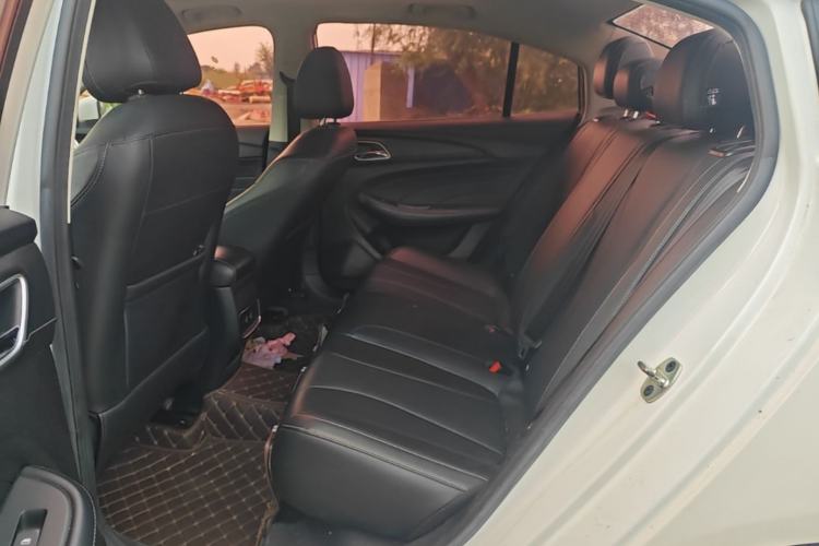 Used Roewe i5 2020 1.5L Automatic 4G Connect Luxury Flagship Edition Left Rear Seat