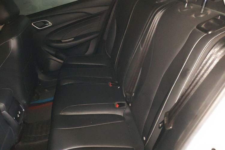 Used Roewe i5 2020 1.5L Automatic 4G Connect Luxury Flagship Edition Left Rear Seat
