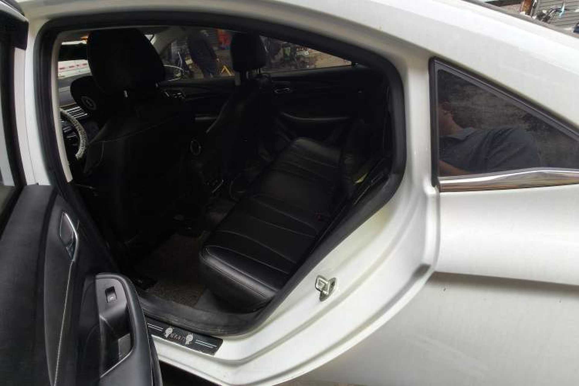 Used Roewe i5 2020 1.5L Automatic 4G Connect Luxury Flagship Edition Left Rear Seat