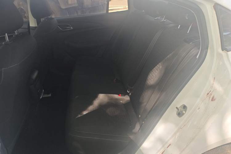 Used Roewe i5 2020 1.5L Automatic 4G Connected Linghao Edition Left Rear Seat