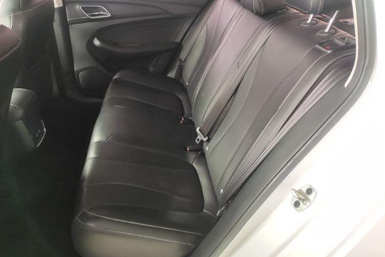 Used Roewe i5 2020 1.5L Automatic 4G Connect Luxury Flagship Edition Left Rear Seat