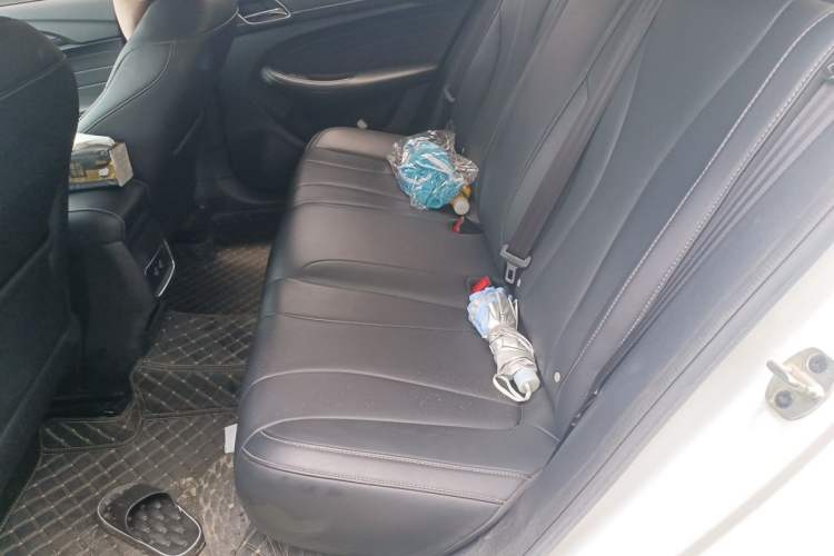 Used Roewe i5 2020 1.5L Automatic 4G Connect Luxury Flagship Edition Left Rear Seat